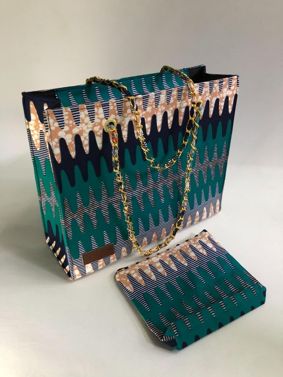 tote-gold-green-black-01.jpg Chain Tote Bag - Image 1